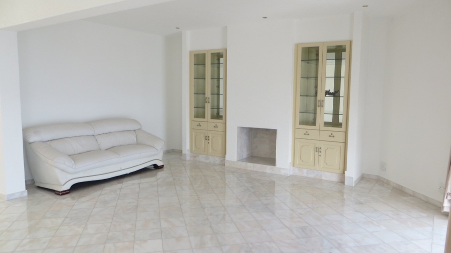 5 Bedroom Property for Sale in Mountainside Western Cape